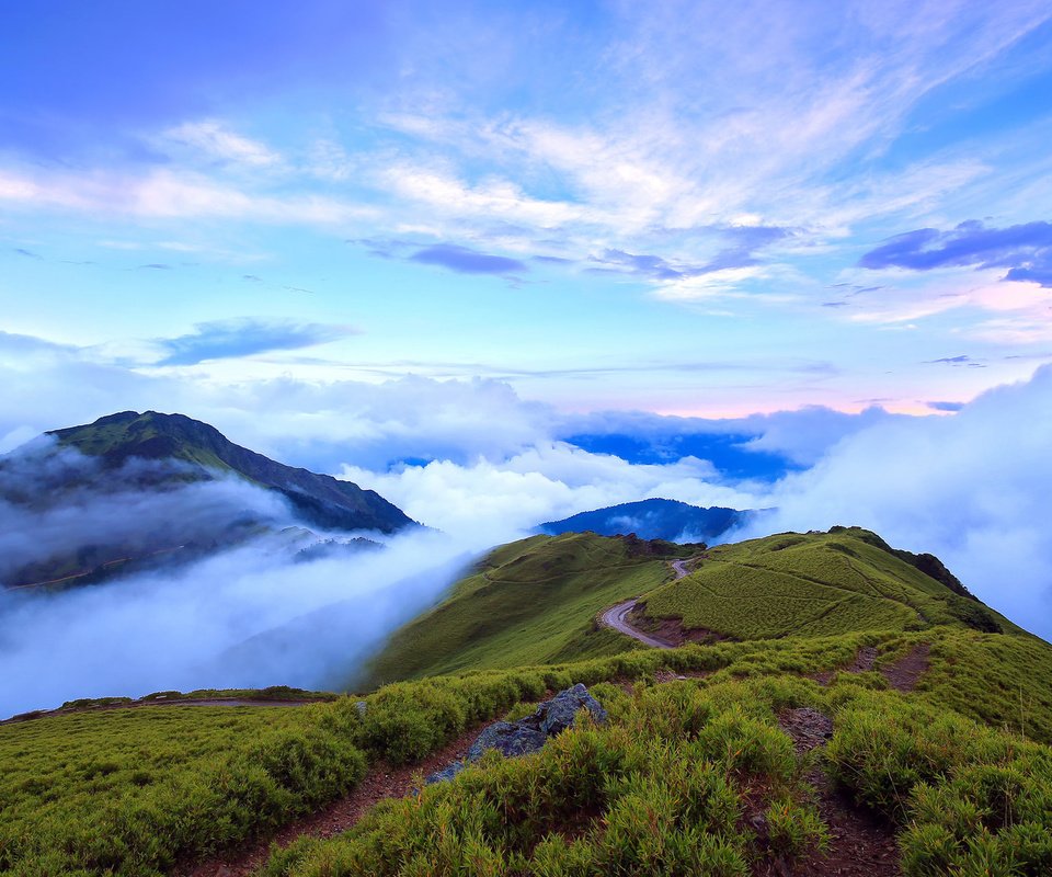 Обои облака, горы, тайвань, наньтоу, clouds, mountains, taiwan, nantou разрешение 1920x1200 Загрузить