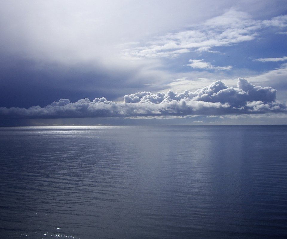 Обои облака, вода, море, clouds, water, sea разрешение 2560x1600 Загрузить