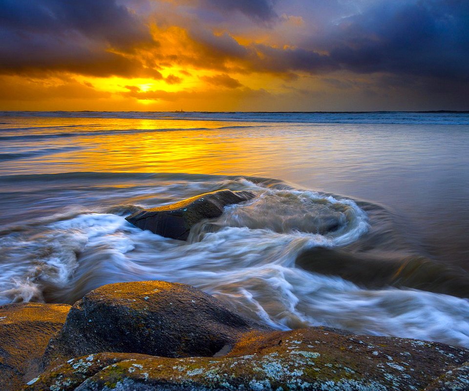 Обои камни, закат, море, норвегия, норвегии, северное море, ставангер, hellesto beach, stones, sunset, sea, norway, north sea, stavanger разрешение 1920x1258 Загрузить