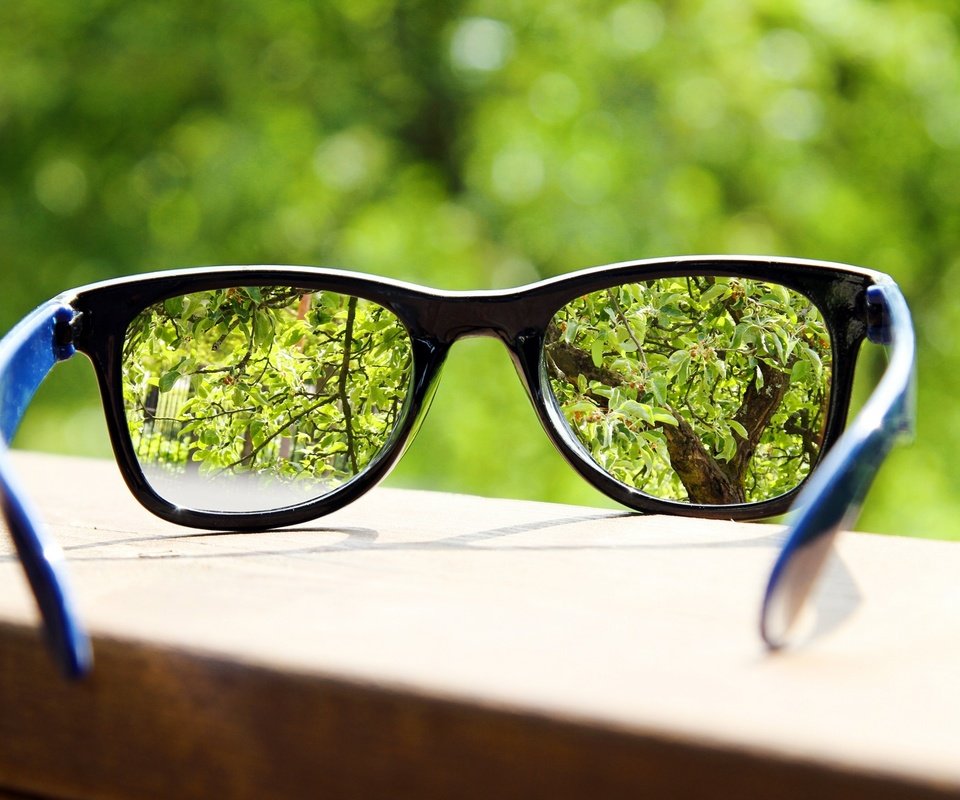 Обои природа, отражение, очки, nature, reflection, glasses разрешение 1920x1200 Загрузить