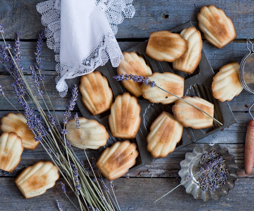 Обои лаванда, сладкое, печенье, выпечка, anna verdina, мадлены, madeleins, мадлен, lavender, sweet, cookies, cakes, his wife's, madeleine разрешение 2000x1331 Загрузить