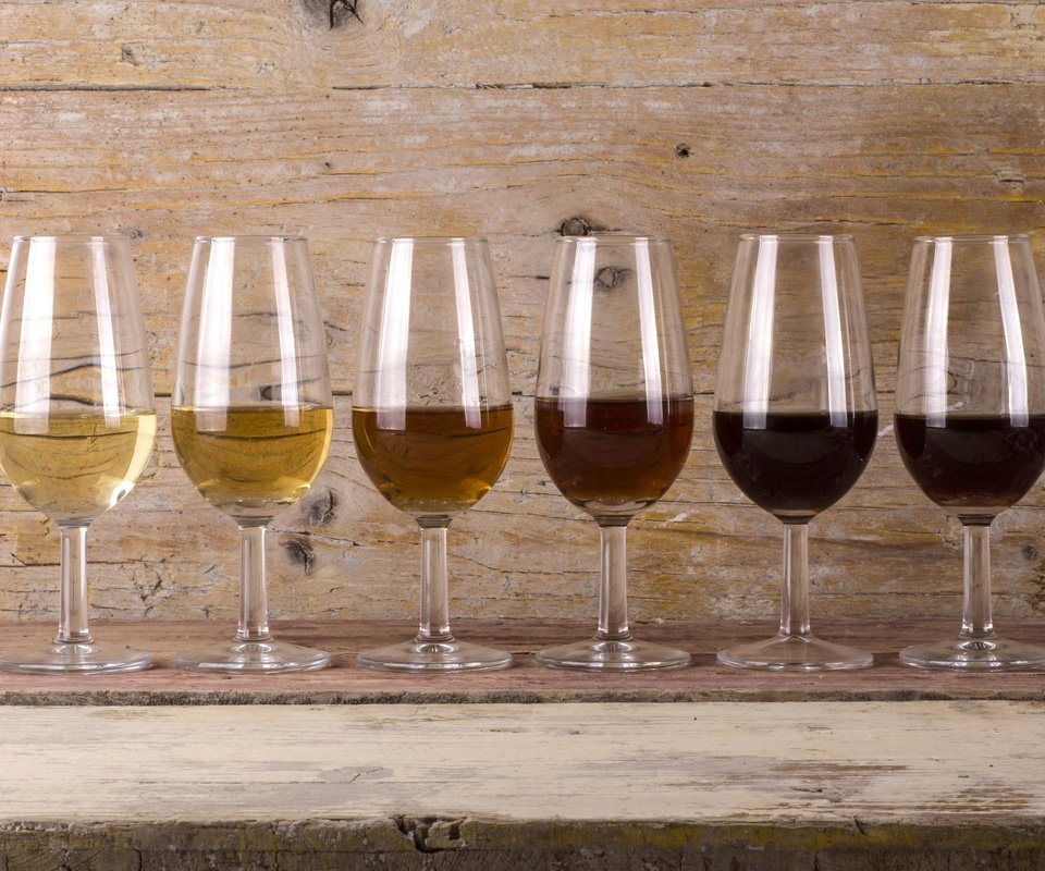Обои вино, белое, бокалы, алкоголь, красное, сорта, wine, white, glasses, alcohol, red, varieties разрешение 2880x1948 Загрузить