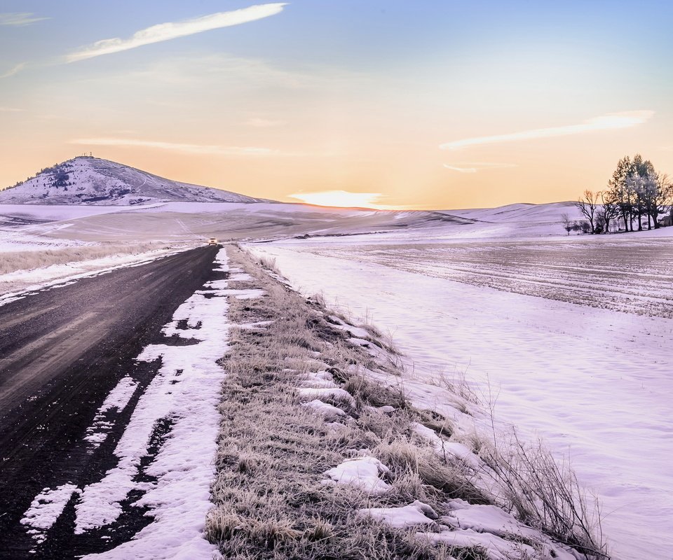Обои дорога, снег, поле, road, snow, field разрешение 2047x1265 Загрузить