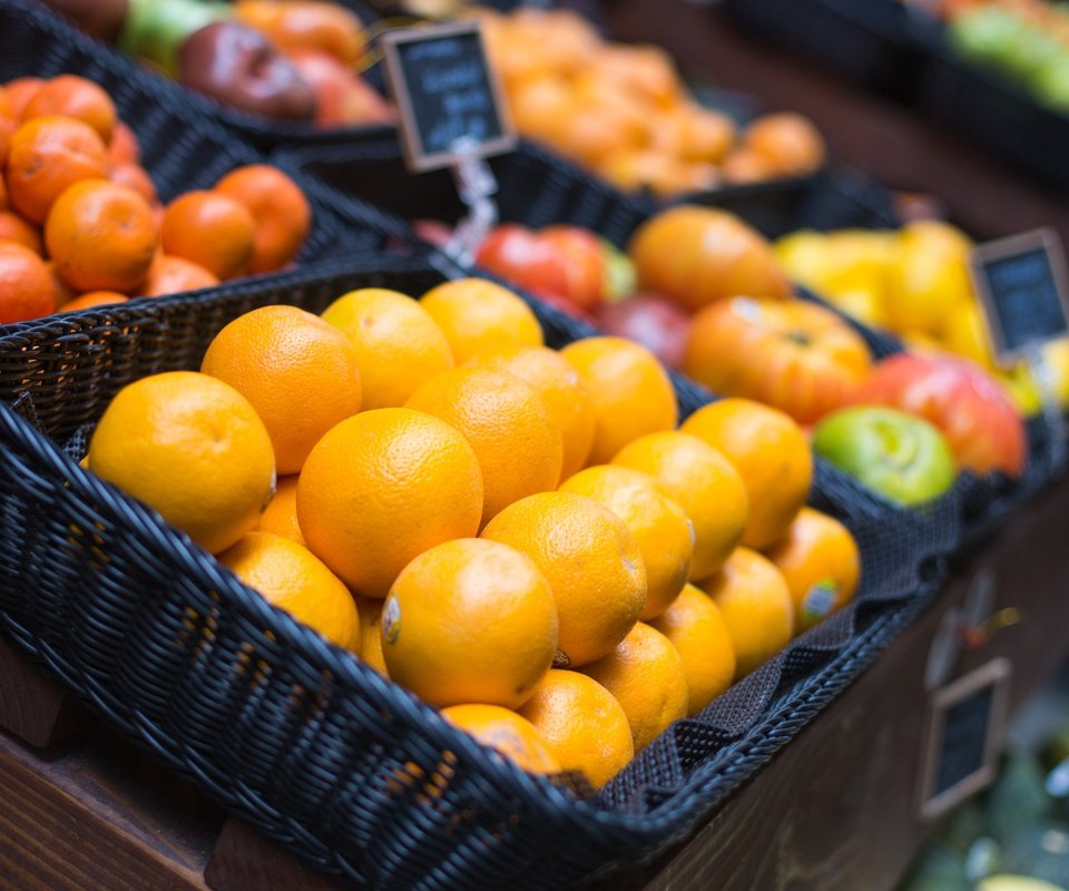 Обои рынок, фрукты, апельсины, мандарины, цитрусы, market, fruit, oranges, tangerines, citrus разрешение 4000x2667 Загрузить