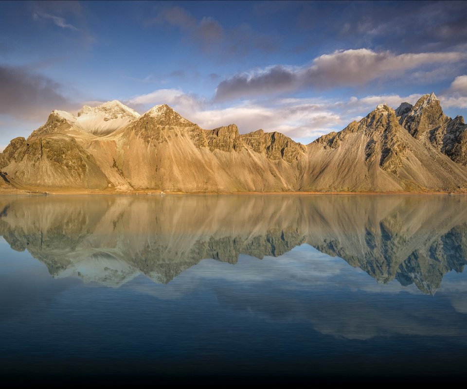 Обои небо, облака, озеро, горы, отражение, пейзаж, исландия, vestrahorn, auster-skaftafellssysla, the sky, clouds, lake, mountains, reflection, landscape, iceland разрешение 3840x2400 Загрузить