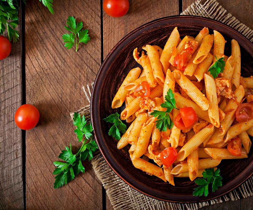 Обои помидоры, соус, петрушка, макароны, паста, tomatoes, sauce, parsley, pasta разрешение 1920x1200 Загрузить