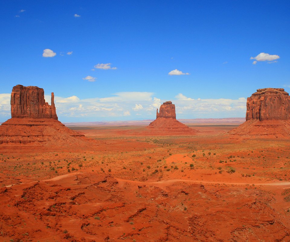 Обои небо, облака, скалы, природа, пейзаж, каньон, долина монументов, the sky, clouds, rocks, nature, landscape, canyon, monument valley разрешение 2560x1600 Загрузить