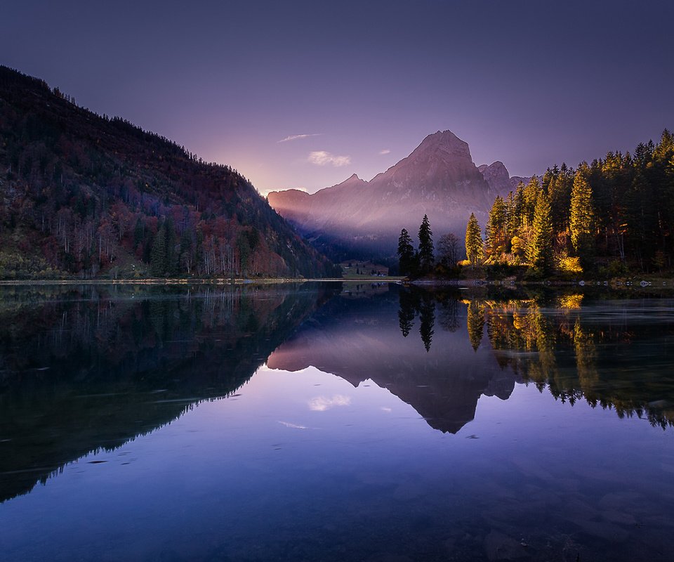 Обои небо, fabio antenore, деревья, озеро, горы, природа, лес, отражение, осень, the sky, trees, lake, mountains, nature, forest, reflection, autumn разрешение 1920x1080 Загрузить