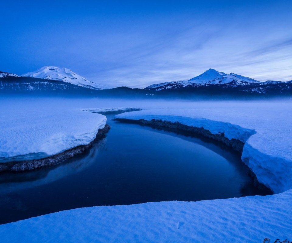 Обои небо, река, горы, снег, природа, зима, пейзаж, the sky, river, mountains, snow, nature, winter, landscape разрешение 1920x1200 Загрузить