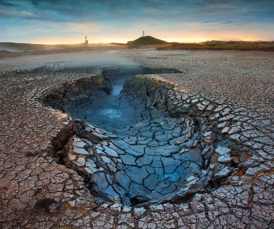 Обои пустыня, кратер, потрескавшаяся земля, desert, crater, cracked earth разрешение 1920x1080 Загрузить