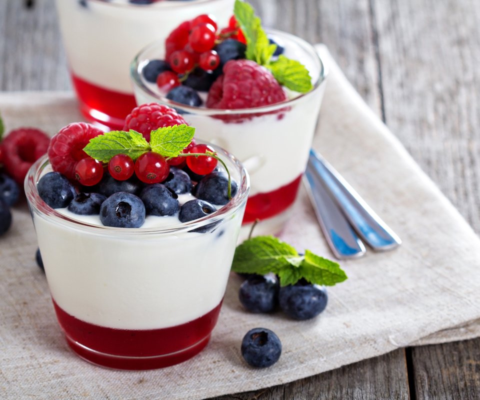 Обои малина, ягоды, черника, десерт, смородина, йогурт, raspberry, berries, blueberries, dessert, currants, yogurt разрешение 4983x3321 Загрузить