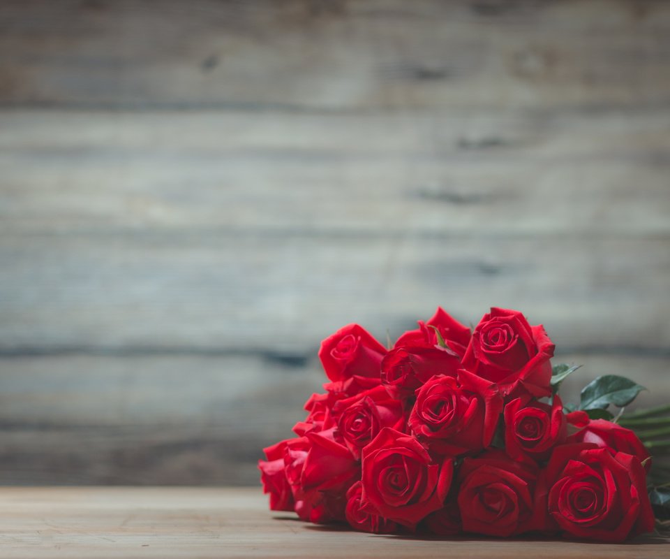 Обои цветы, розы, красные, букет, 64, kidsada manchinda, flowers, roses, red, bouquet разрешение 5214x3476 Загрузить