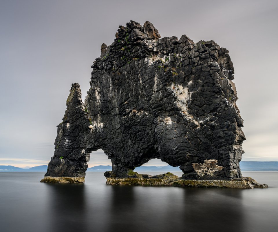 Обои скалы, природа, море, скала, исландия, утес, hvitserkur, vatnsnes, rocks, nature, sea, rock, iceland разрешение 2112x1188 Загрузить
