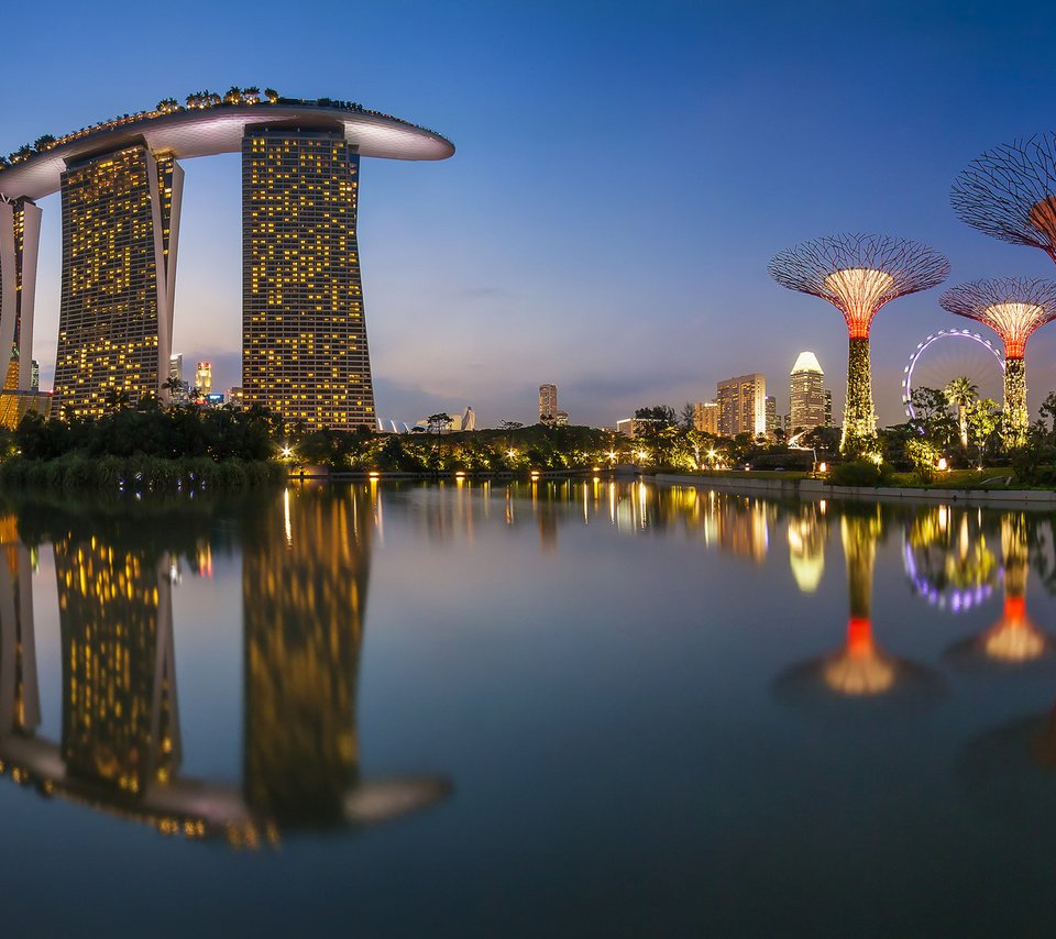 Обои ночь, огни, отражение, море, город, здания, сингапур, night, lights, reflection, sea, the city, building, singapore разрешение 1920x1200 Загрузить