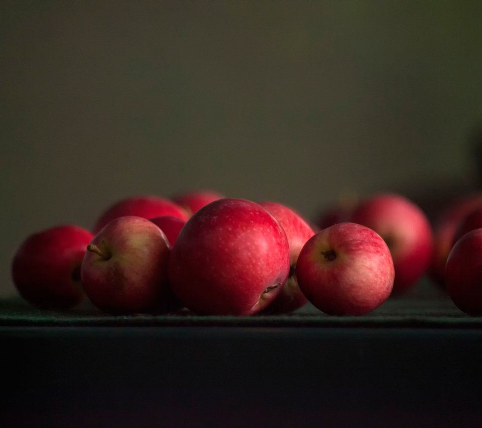 Обои яблоки, красные, боке, apples, red, bokeh разрешение 2048x1365 Загрузить