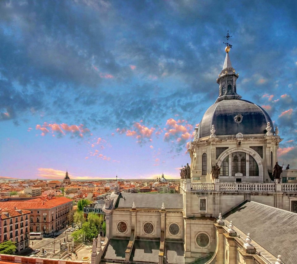 Обои небо, собор, панорама, испания, испании, мадрид, cathedral of saint mary the royal of la almud, almudena cathedral, собор альмудена, the sky, cathedral, panorama, spain, madrid, cathedral of the almudena разрешение 2048x1537 Загрузить