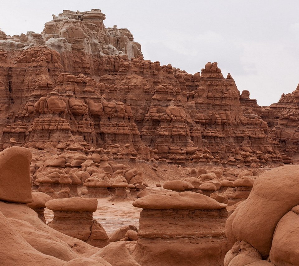 Обои каньон, красота, сша, штат юта, гоблин долина, canyon, beauty, usa, utah, goblin valley разрешение 1920x1280 Загрузить