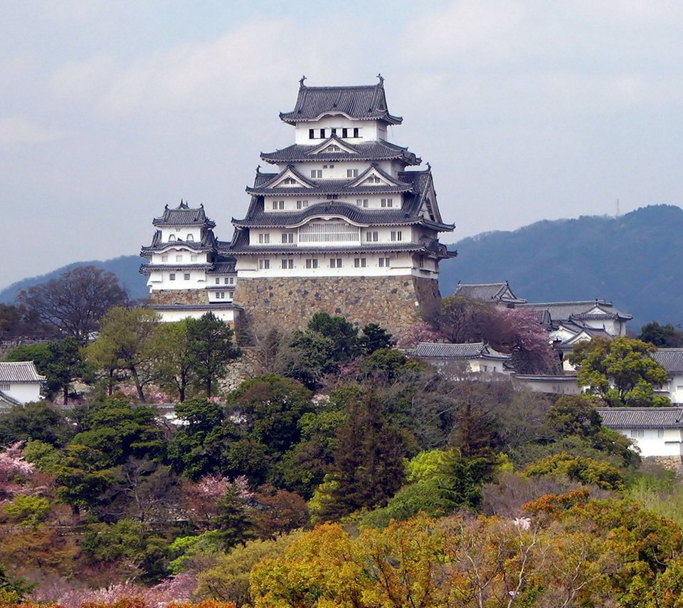 Обои япония, замок белой цапли, химедзи, japan, castle of the white heron, himeji разрешение 1920x1258 Загрузить