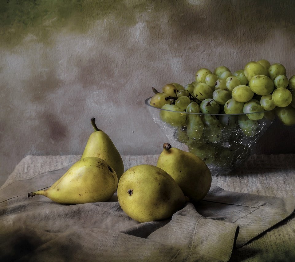 Обои виноград, фрукты, ваза, натюрморт, груши, grapes, fruit, vase, still life, pear разрешение 2899x1920 Загрузить