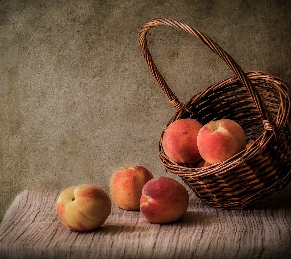 Обои фрукты, персики, корзинка, натюрморт, fruit, peaches, basket, still life разрешение 4576x3119 Загрузить