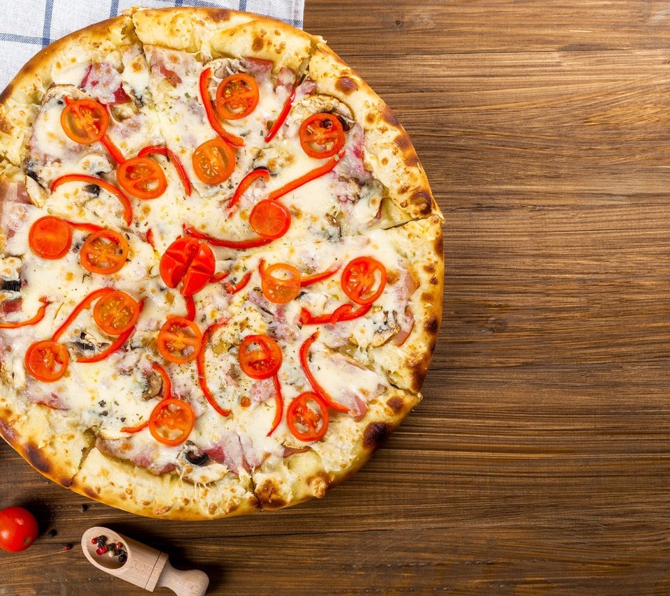 Обои сыр, помидоры, перец, пицца, тесто, cheese, tomatoes, pepper, pizza, the dough разрешение 5402x3582 Загрузить