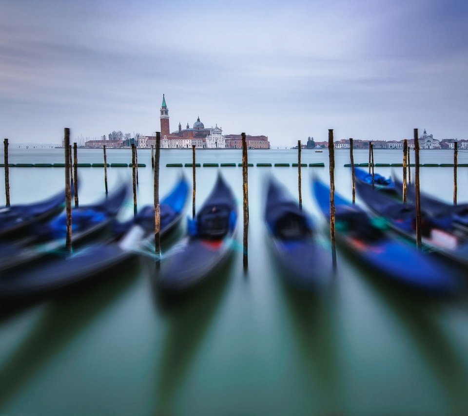 Обои лодки, венеция, гондола, италия, hdr, achim thomae, boats, venice, gondola, italy разрешение 2048x1238 Загрузить