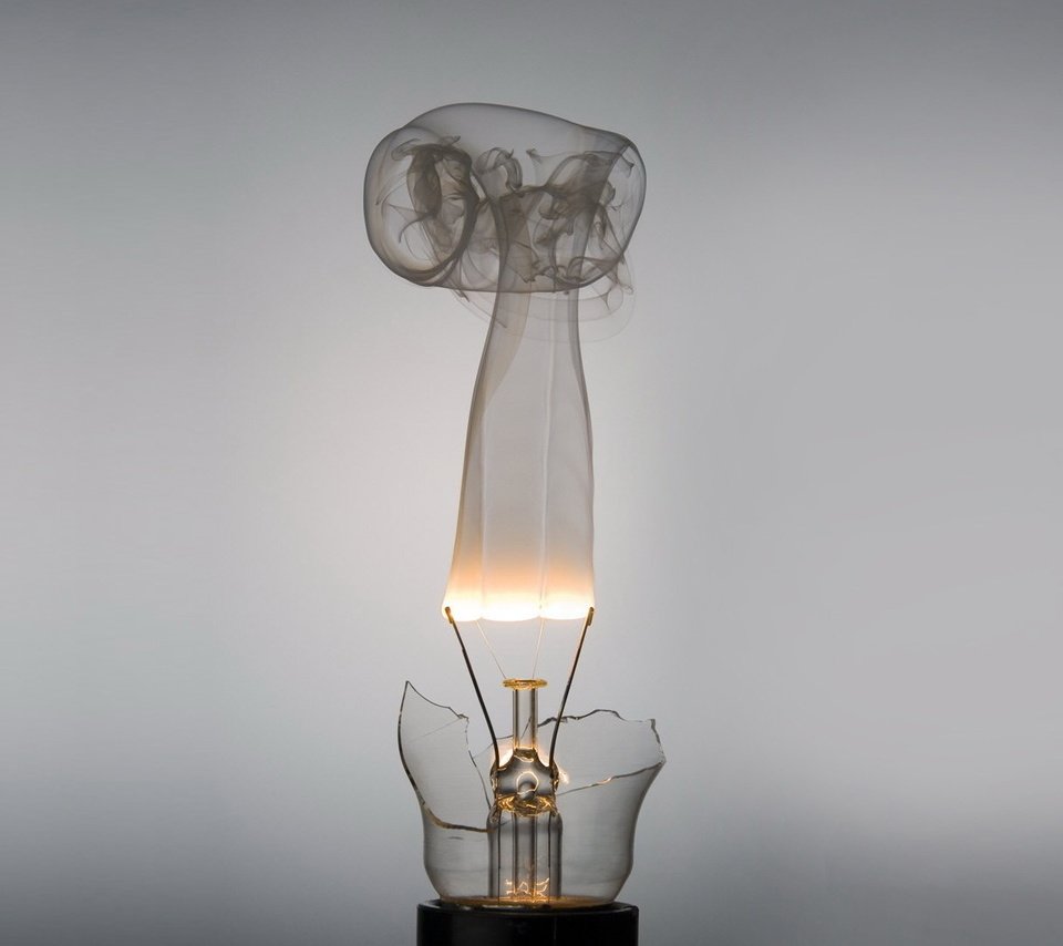 Обои фон, дым, минимализм, спираль, лампочка, background, smoke, minimalism, spiral, light bulb разрешение 1920x1080 Загрузить