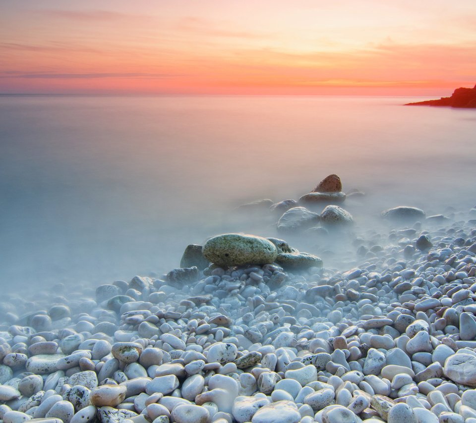 Обои небо, камни, берег, пейзаж, море, горизонт, the sky, stones, shore, landscape, sea, horizon разрешение 1920x1200 Загрузить