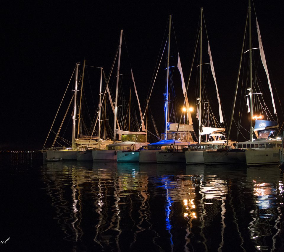 Обои ночь, огни, вода, отражение, яхты, яхта, night, lights, water, reflection, yachts, yacht разрешение 6016x4000 Загрузить