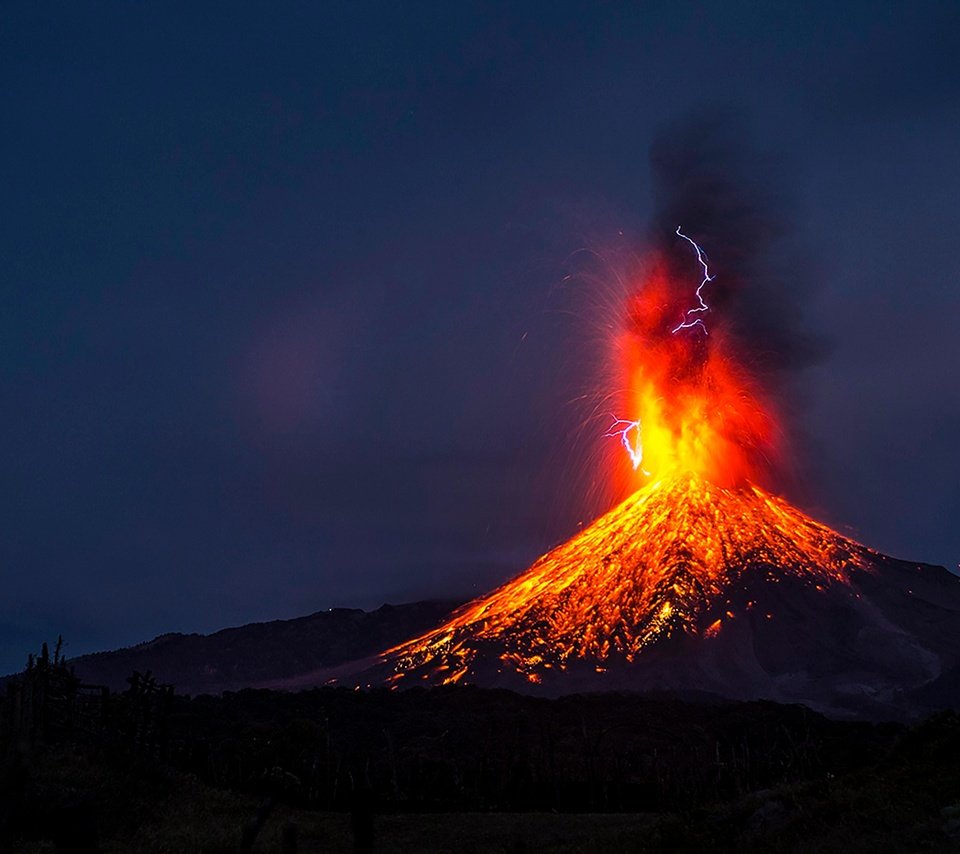Обои небо, молния, извержение, вулкан, мексика, вулкан колима, the sky, lightning, the eruption, the volcano, mexico, colima volcano разрешение 4250x2833 Загрузить