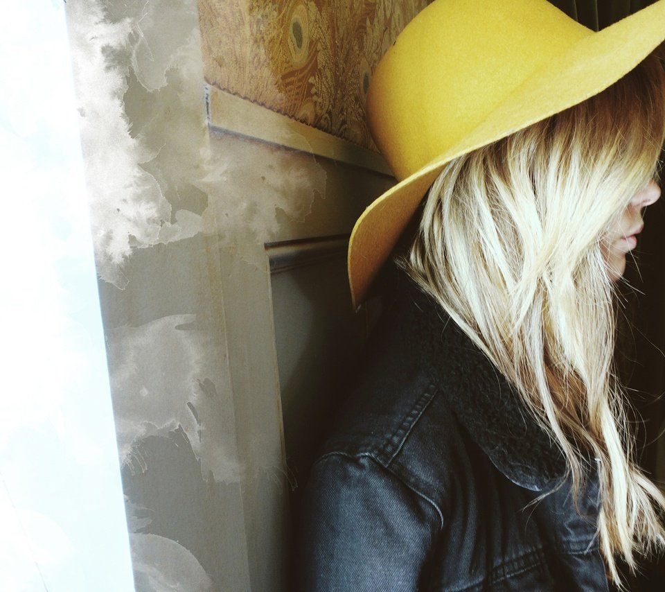 Обои блондинка, профиль, актриса, шляпа, эшли бенсон, blonde, profile, actress, hat, ashley benson разрешение 2048x1365 Загрузить