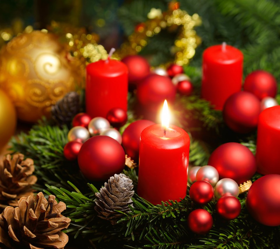 Обои свечи, новый год, шары, рождество, шишки, елочные игрушки, candles, new year, balls, christmas, bumps, christmas decorations разрешение 3840x2400 Загрузить