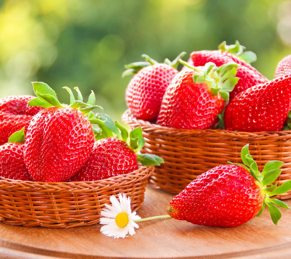 Обои клубника, ягоды, корзинка, strawberry, berries, basket разрешение 4061x2721 Загрузить