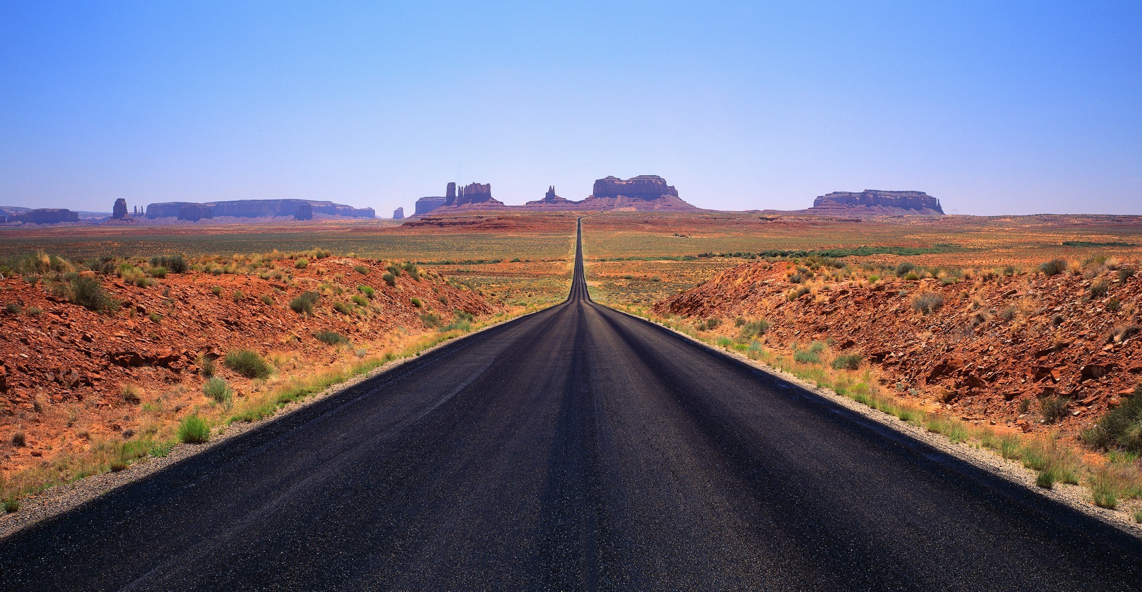 Desert road. США дорога Ламборджини Аризона. Дорога 163 Аризона. Долина монументов Аризона трасса. Прямая дорога.