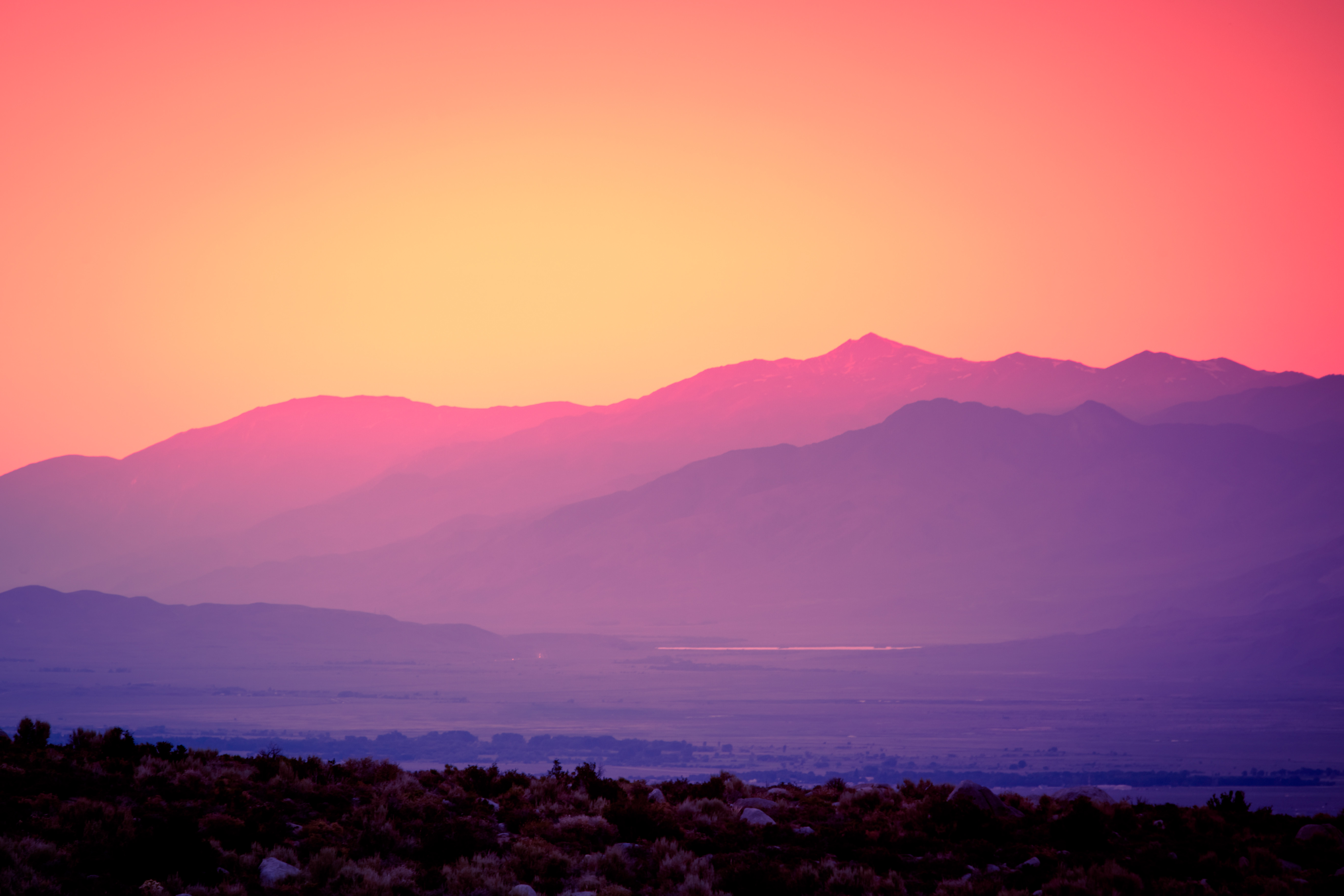 Pink mountains. Закат в горах. Розовые горы. Розовый закат. Розовый пейзаж.