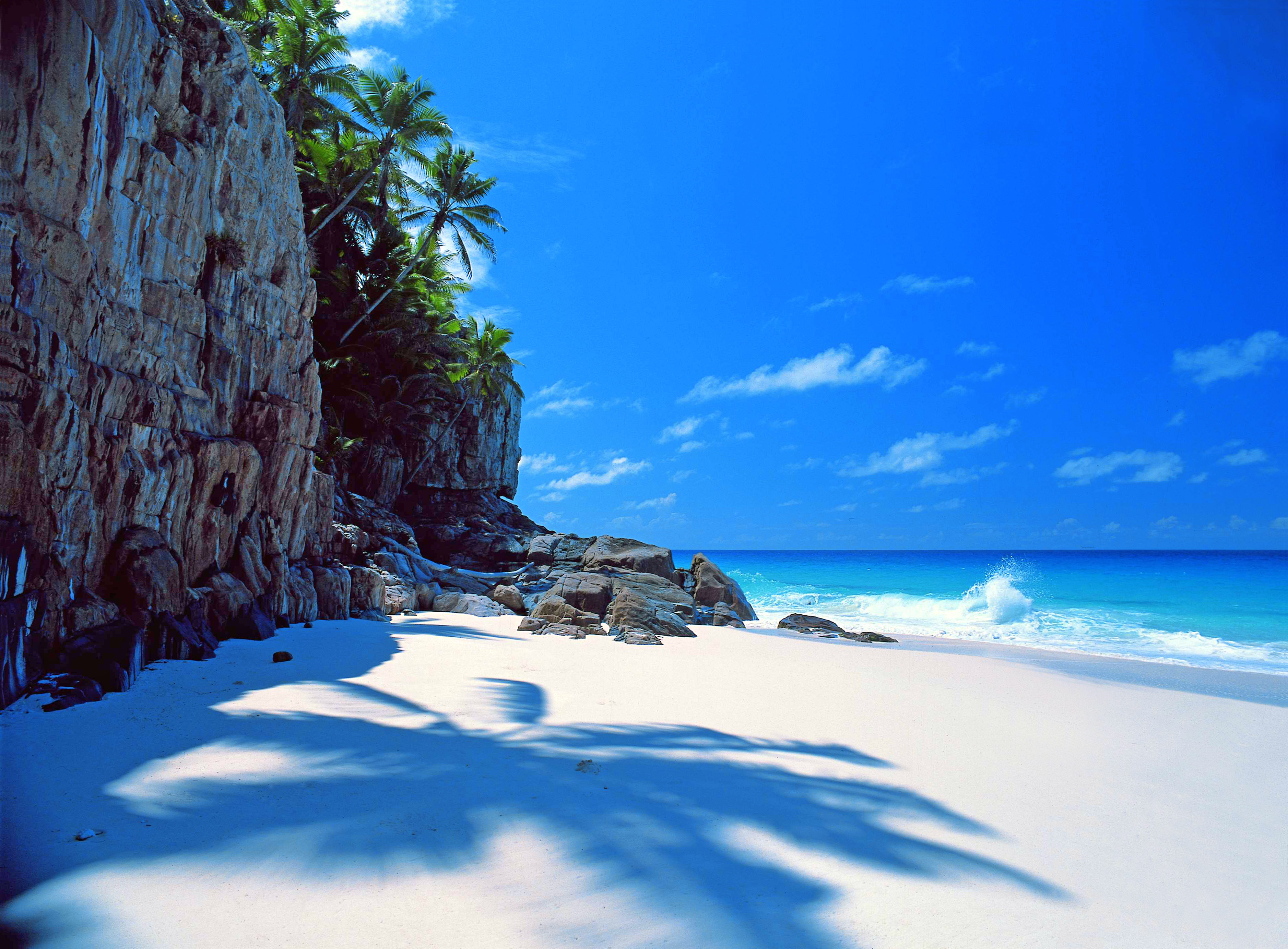 Про море остров. Фрегат Сейшельские острова. Райский остров: Сейшелы. Сейшельские острова море. Fregate Island.