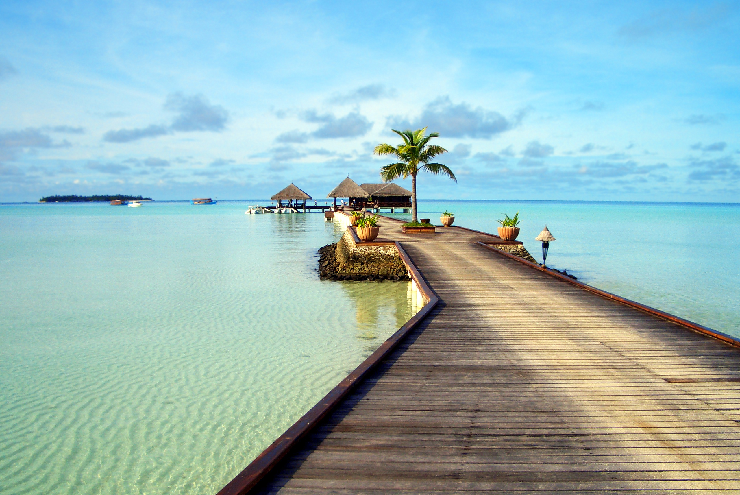 Где отдохнуть за границей в апреле 2024. Мальдивы. Морской курорт. Море курорт. Пляжи за границей.