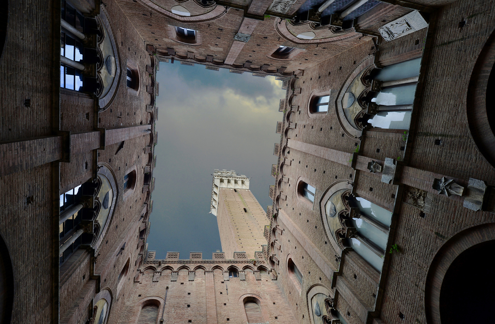 Обои небо, башня, италия, сиена, the sky, tower, italy, siena разрешение 2048x1342 Загрузить