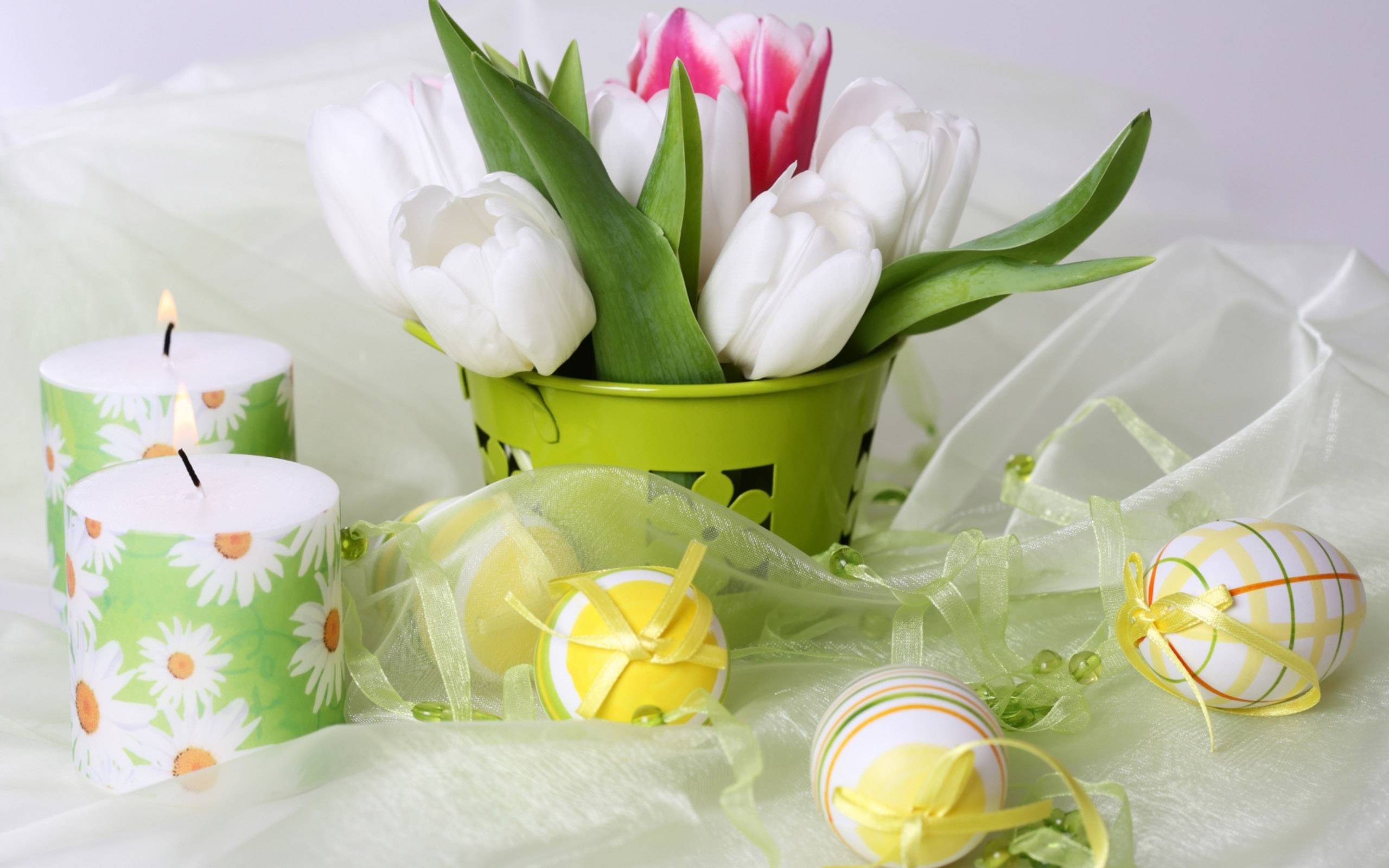 Обои цветы, свечи, тюльпаны, пасха, яйца, праздник, flowers, candles, tulips, easter, eggs, holiday разрешение 2560x1600 Загрузить