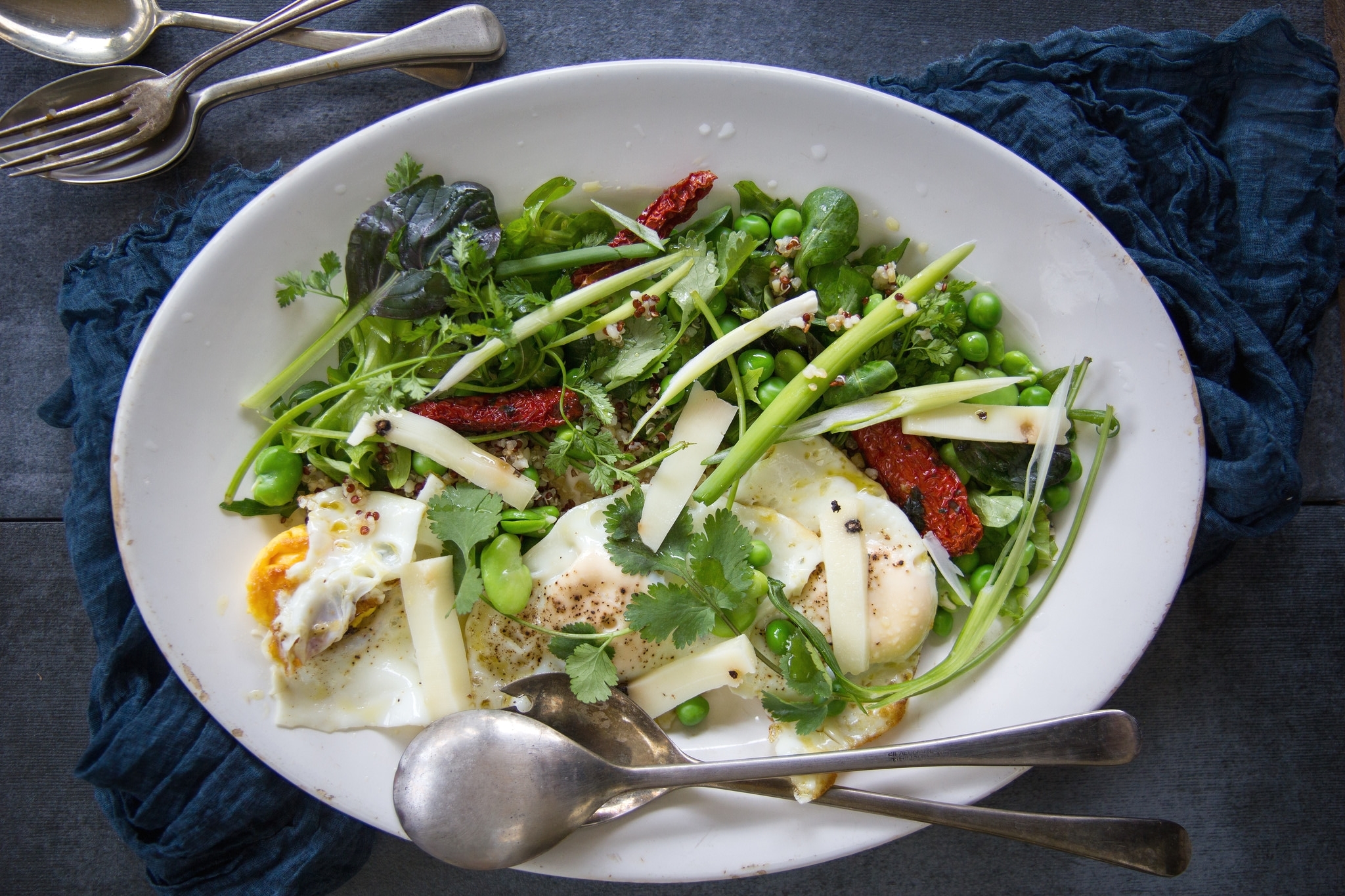 Обои овощи, горох, яйцо, салат, vegetables, peas, egg, salad разрешение 2048x1365 Загрузить