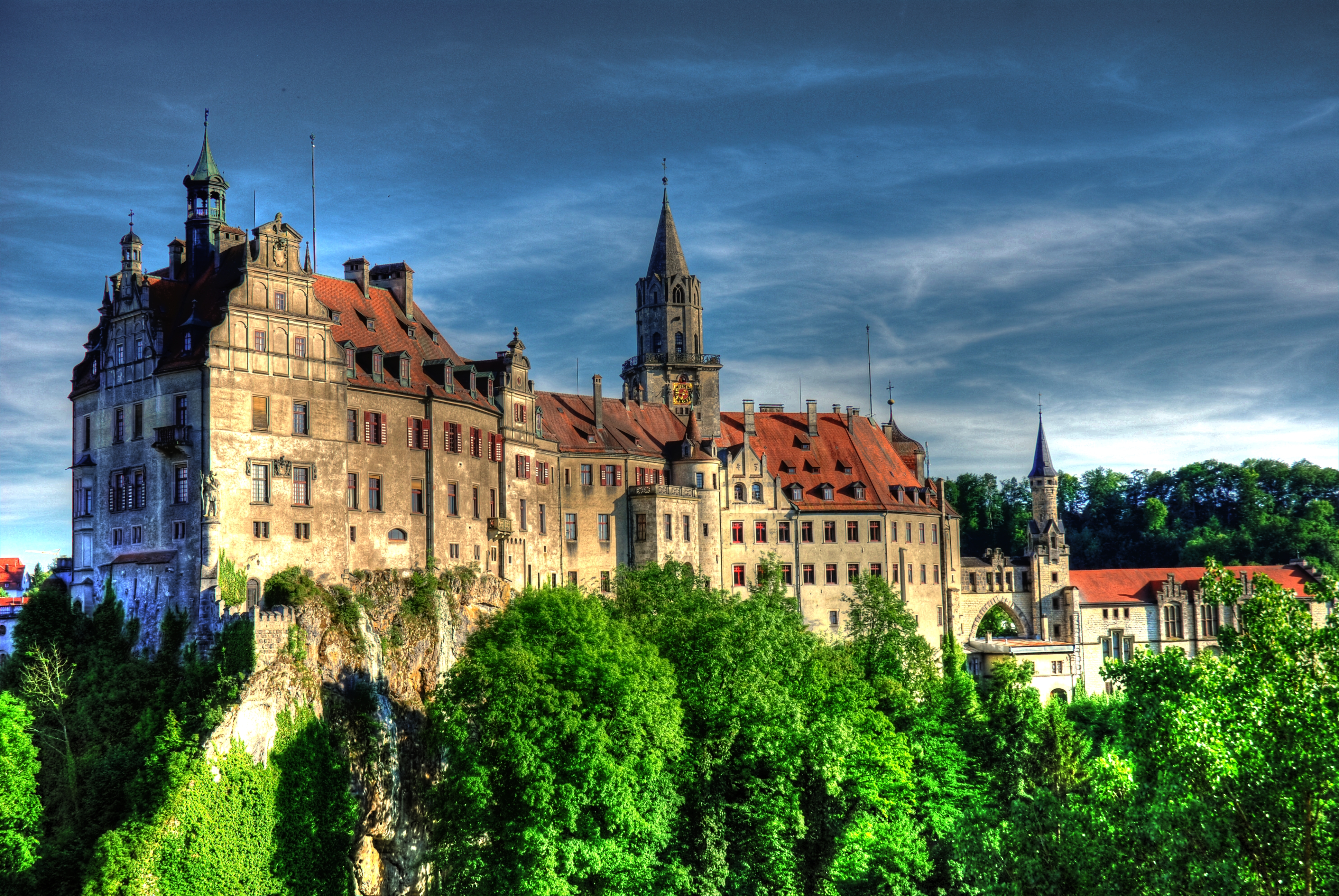 Германий. Город Зигмаринген в Германии. Замок Зигмаринген. Sigmaringen, Germany. Замок Зигмаринген Германия. Баден Баден - замок Зигмаринген.