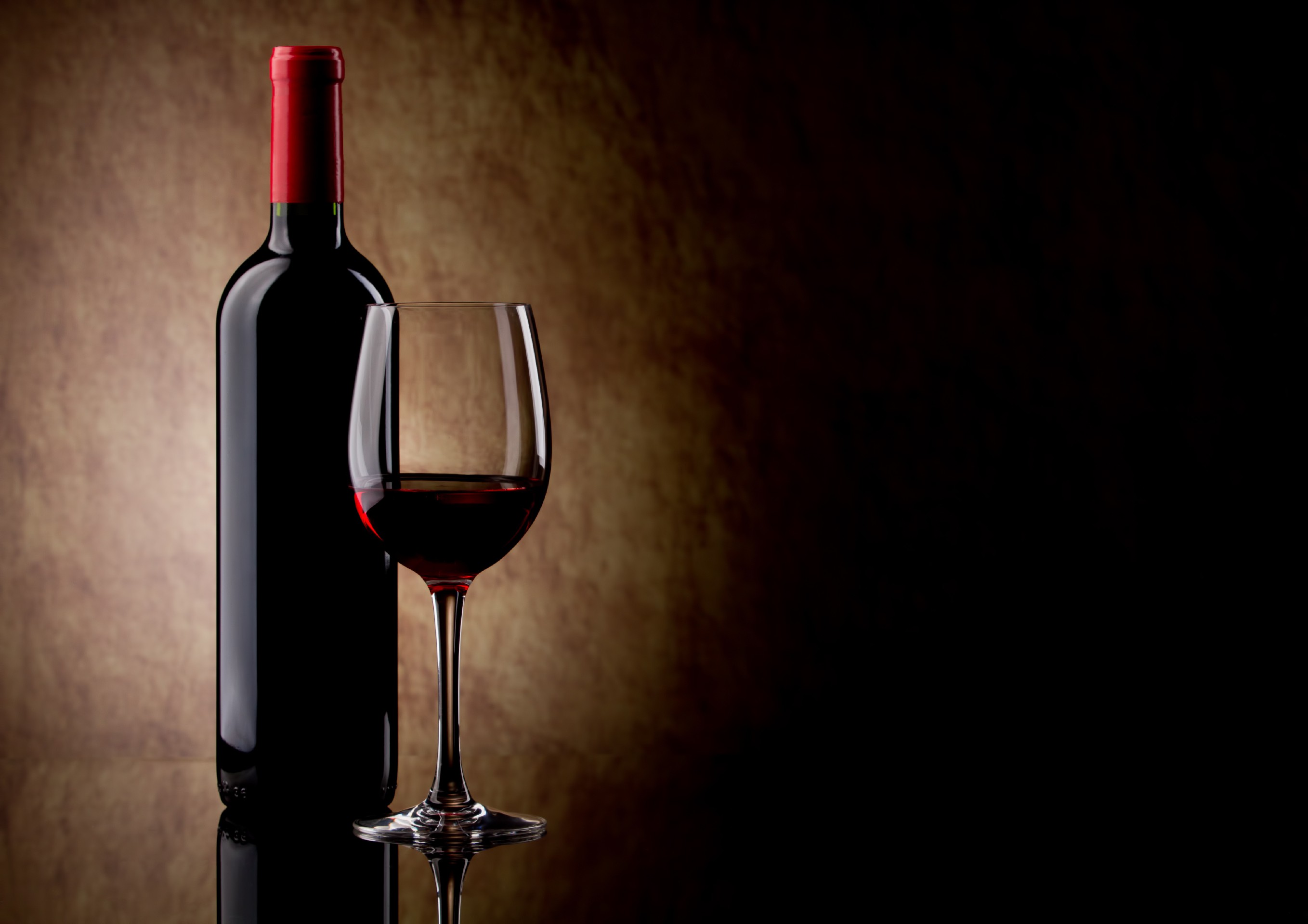 Обои бокал, вино, бутылка, красное вино, glass, wine, bottle, red wine разрешение 2716x1920 Загрузить