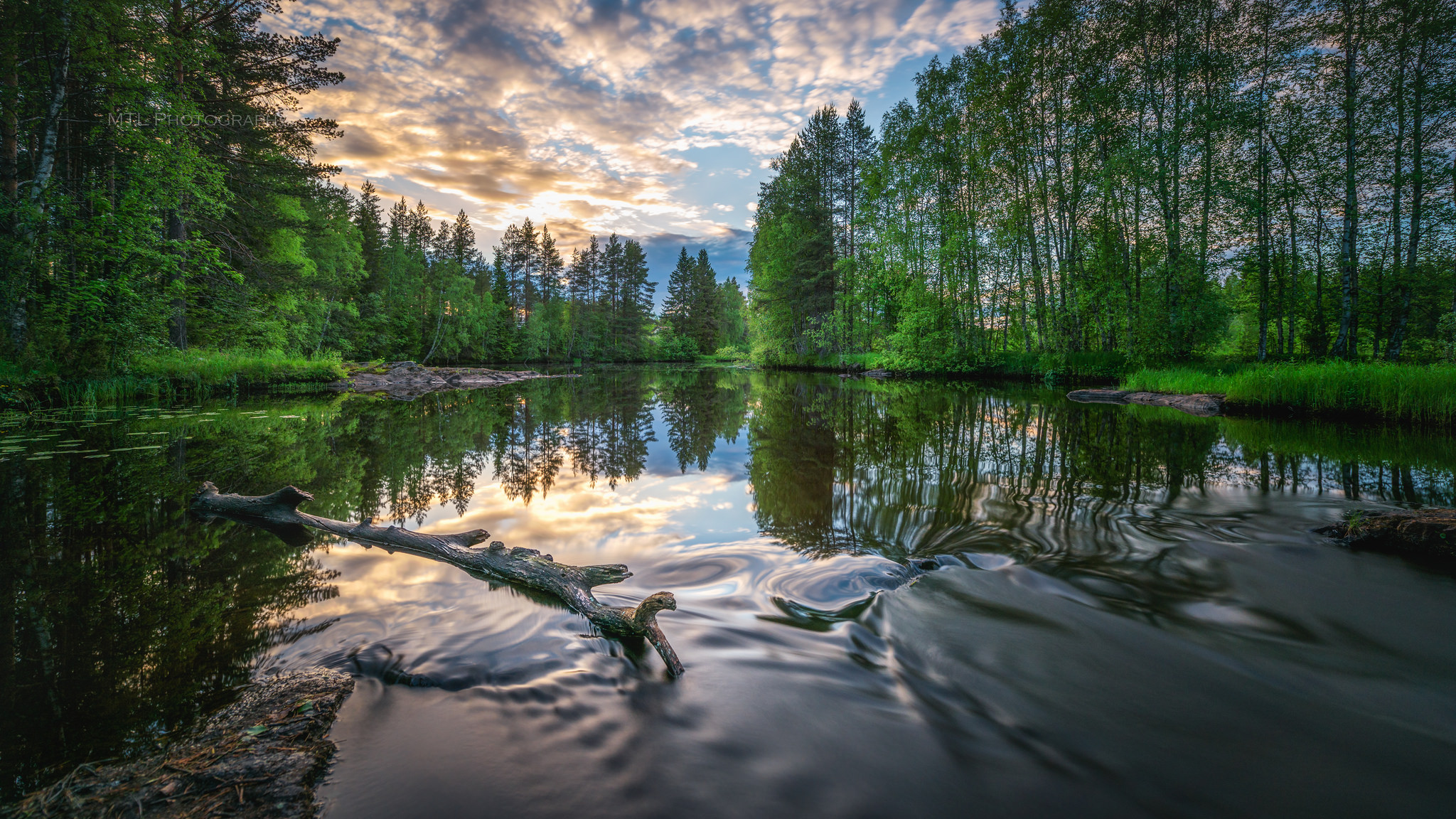 Красивый водоём рыбалка