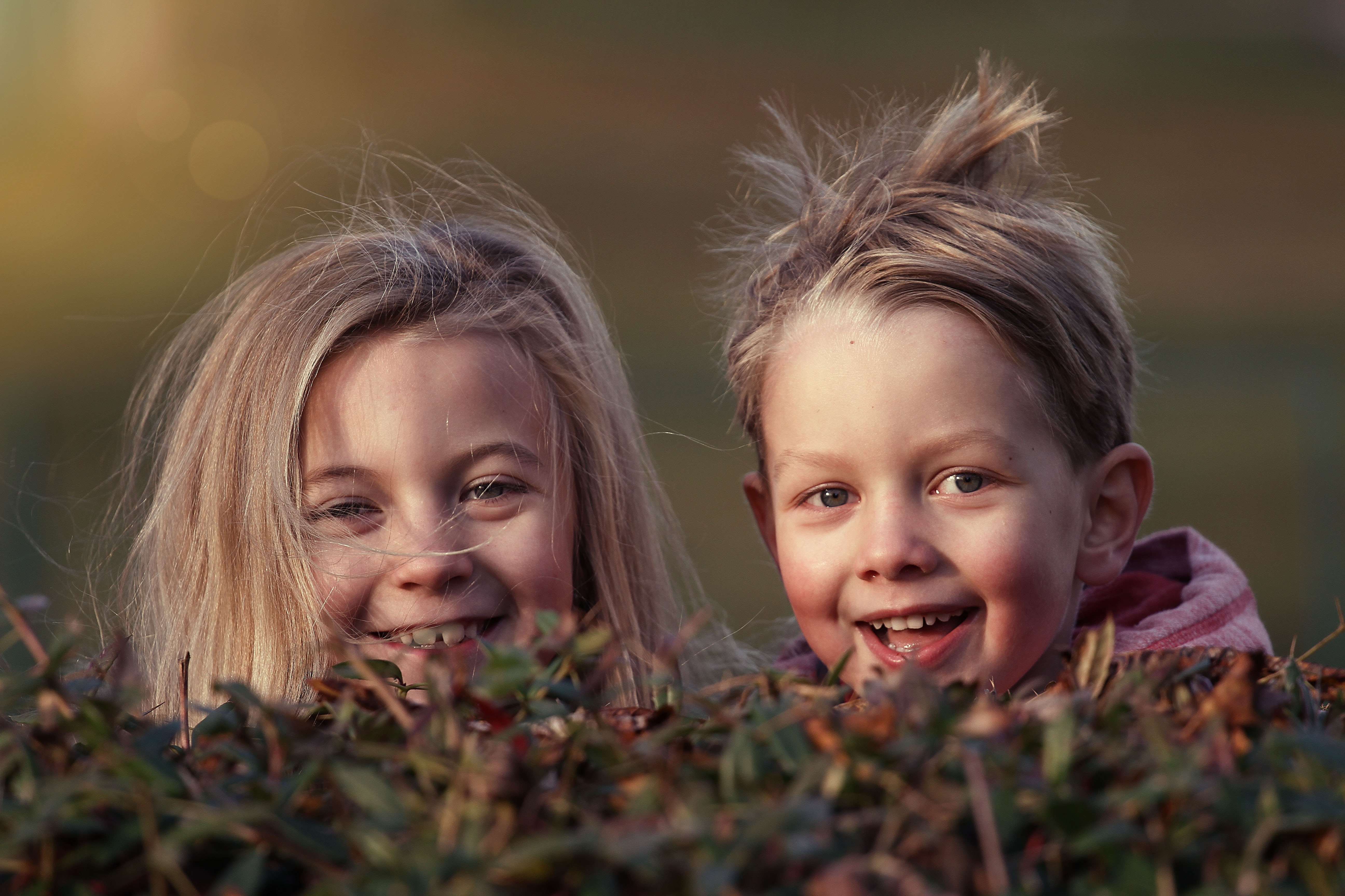 Be kind nature. Дети смеются. Счастливый ребенок. Счастливые улыбки детей. Радостные дети.