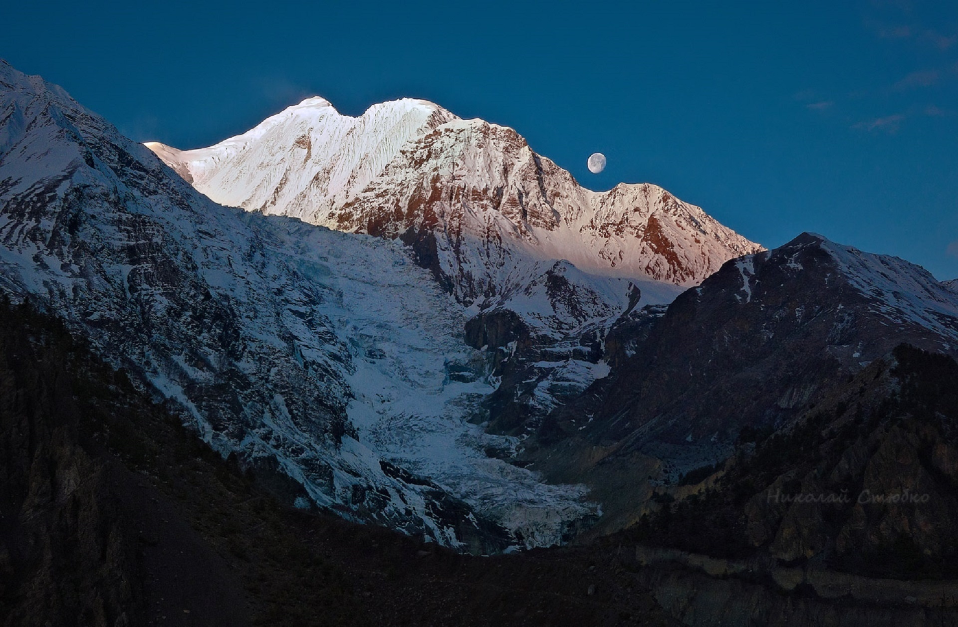 Обои горы, ледник, гималаи, непал, гангапурна, николай стюбко, mountains, glacier, the himalayas, nepal, gangapurna, nikolai stupka разрешение 1920x1257 Загрузить