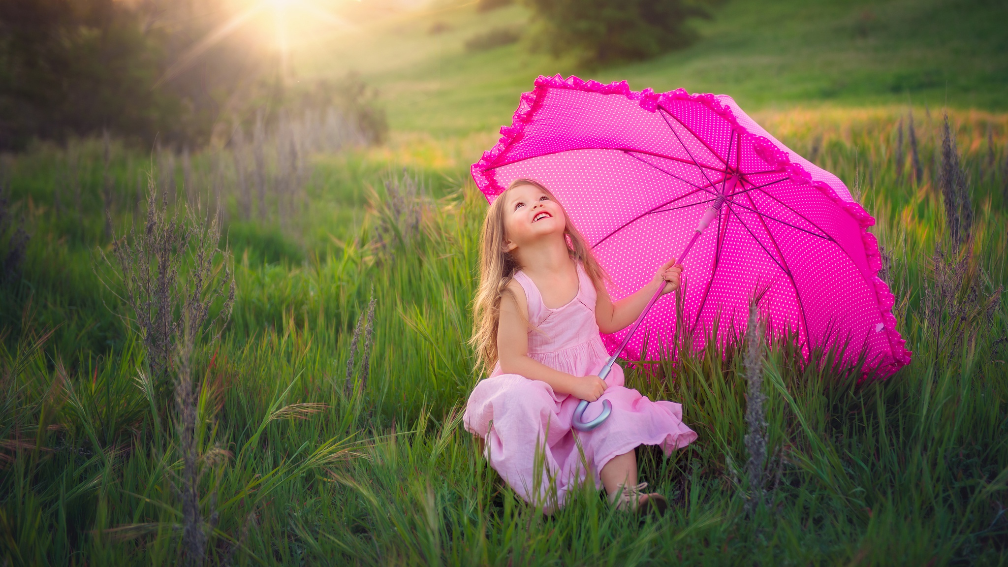 Обои природа, зонтик, розовое платье, настроение, поле, лето, радость, девочка, луг, зонт, nature, pink dress, mood, field, summer, joy, girl, meadow, umbrella разрешение 2048x1152 Загрузить