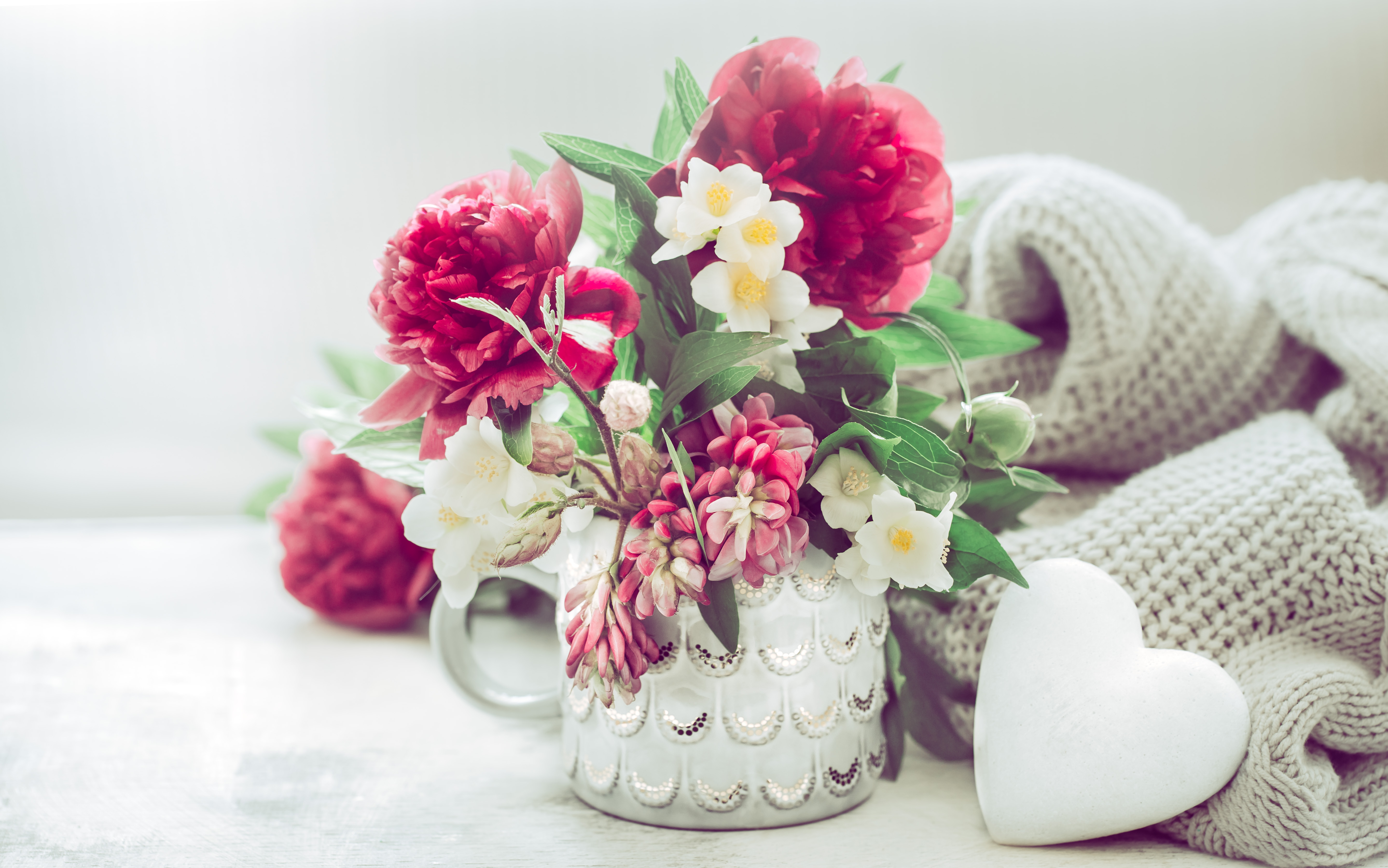Обои цветы, ваза, пионы, декор, @pvproductions, flowers, vase, peonies, decor разрешение 5352x3347 Загрузить